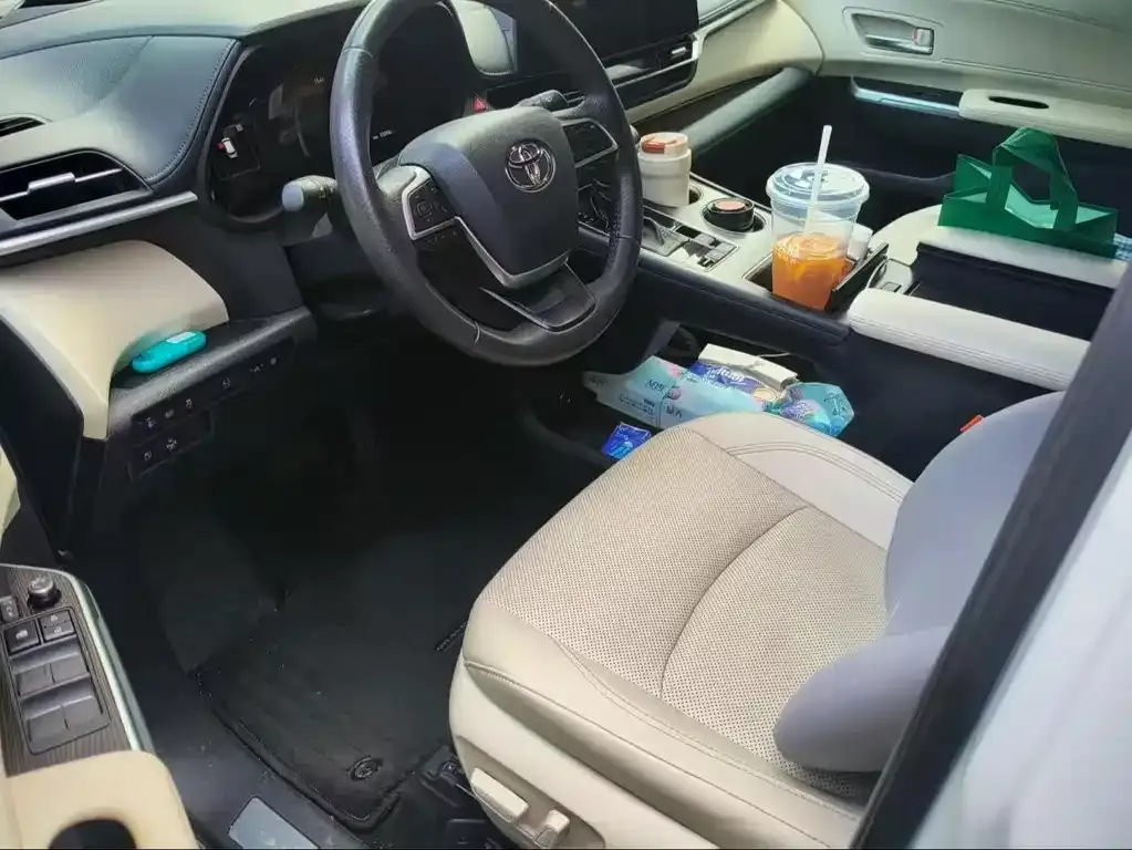 Toyota Granvia — фото 5