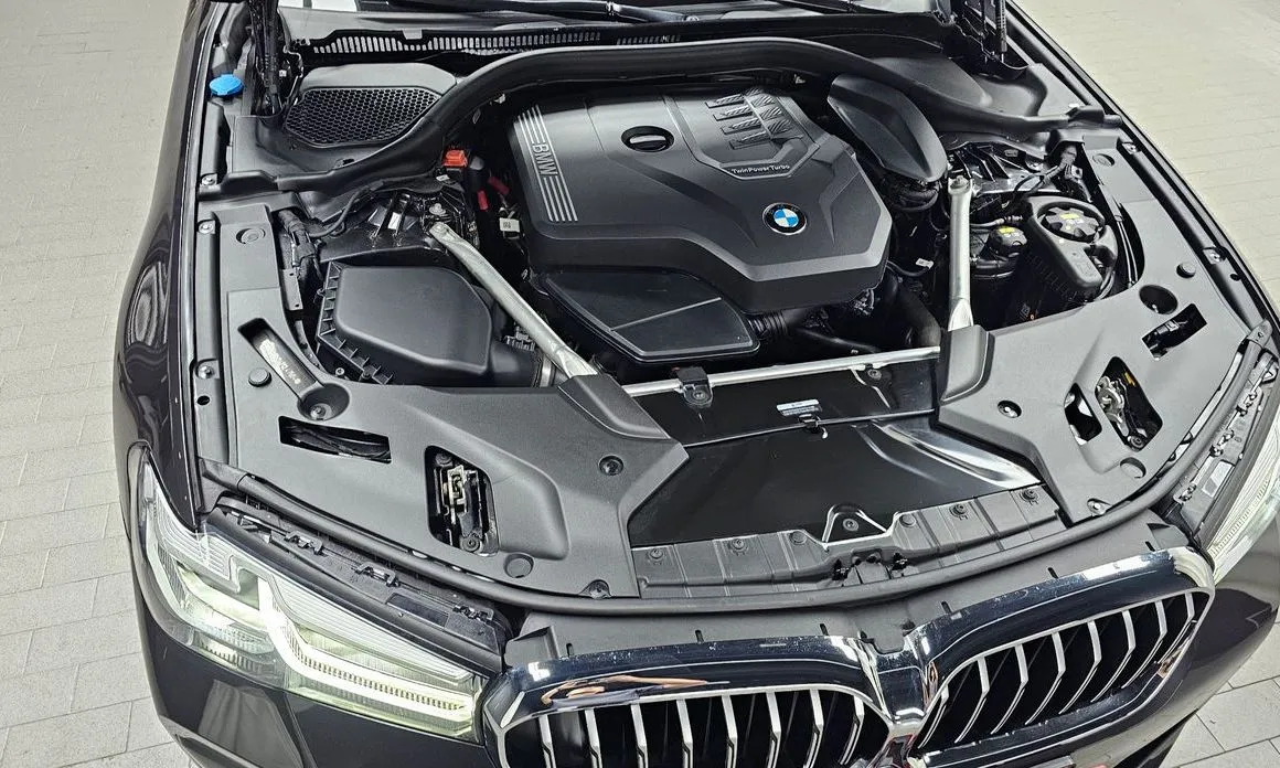 BMW 5-Series — фото 10
