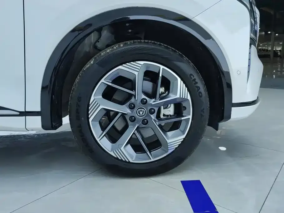 Changan CS75 PLUS — фото 4