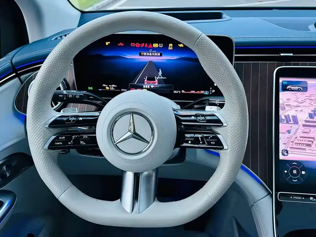 Mercedes-Benz EQE SUV — фото 4
