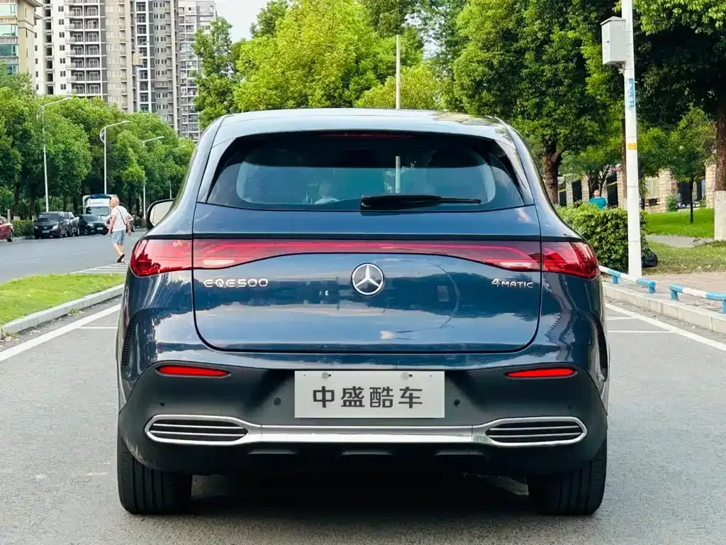 Mercedes-Benz EQE SUV — фото 6