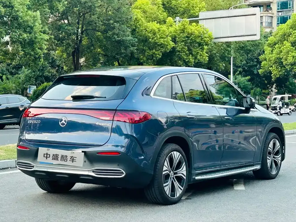 Mercedes-Benz EQE SUV — фото 9