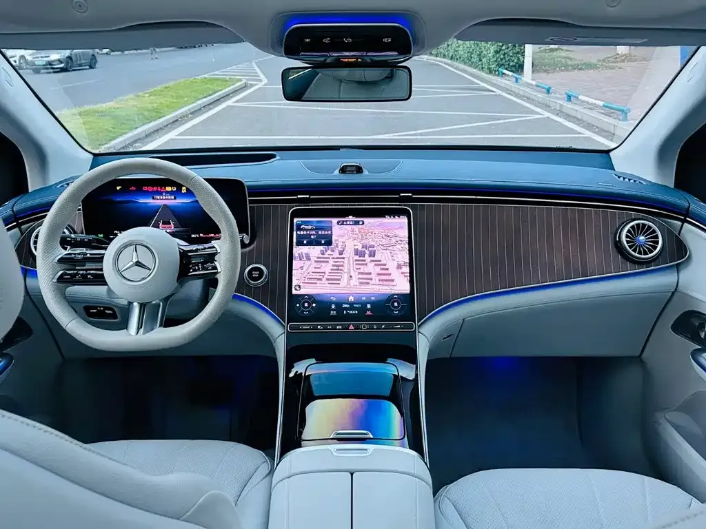 Mercedes-Benz EQE SUV — фото 7