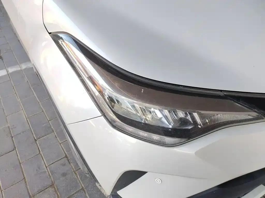 Toyota C-HR — фото 9