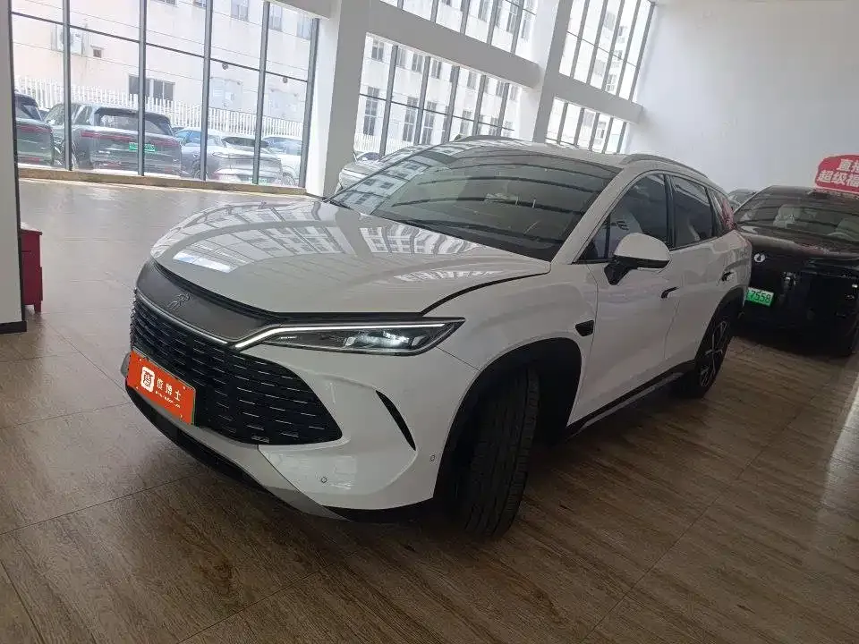 BYD L DM-i — фото 1