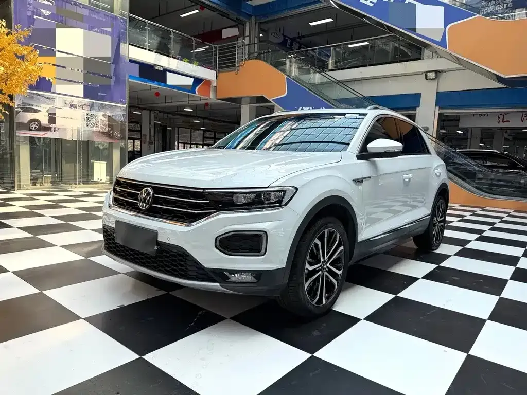 Volkswagen T-Roc — фото 1