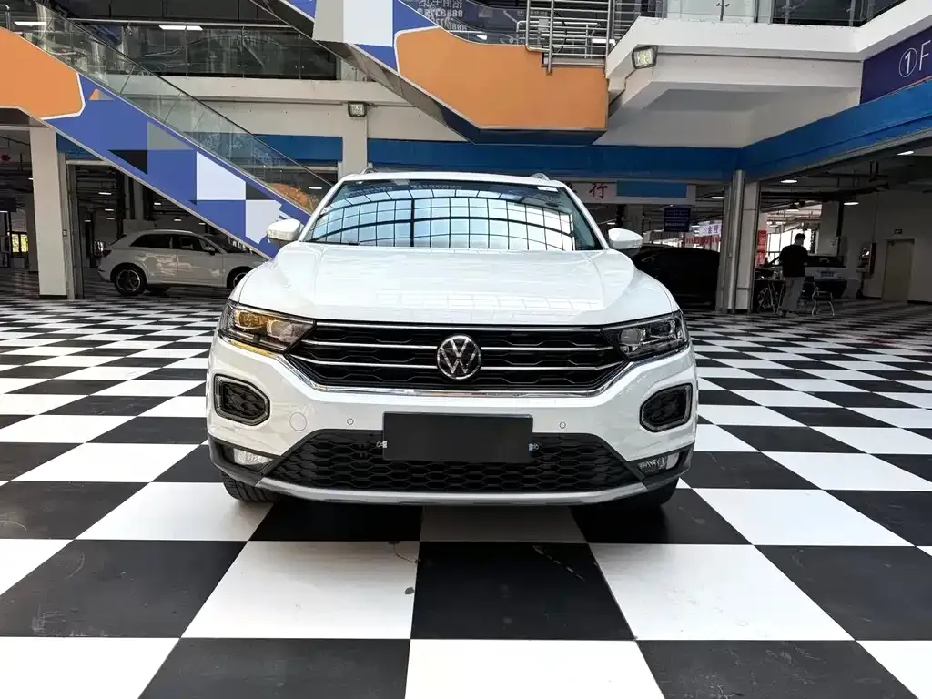 Volkswagen T-Roc — фото 4