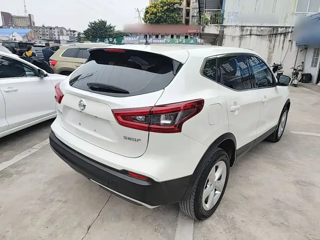 Nissan Qashqai — фото 9