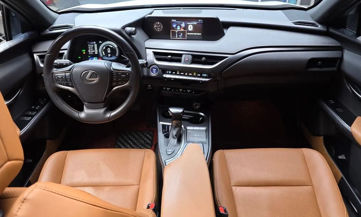 Lexus UX — фото 3