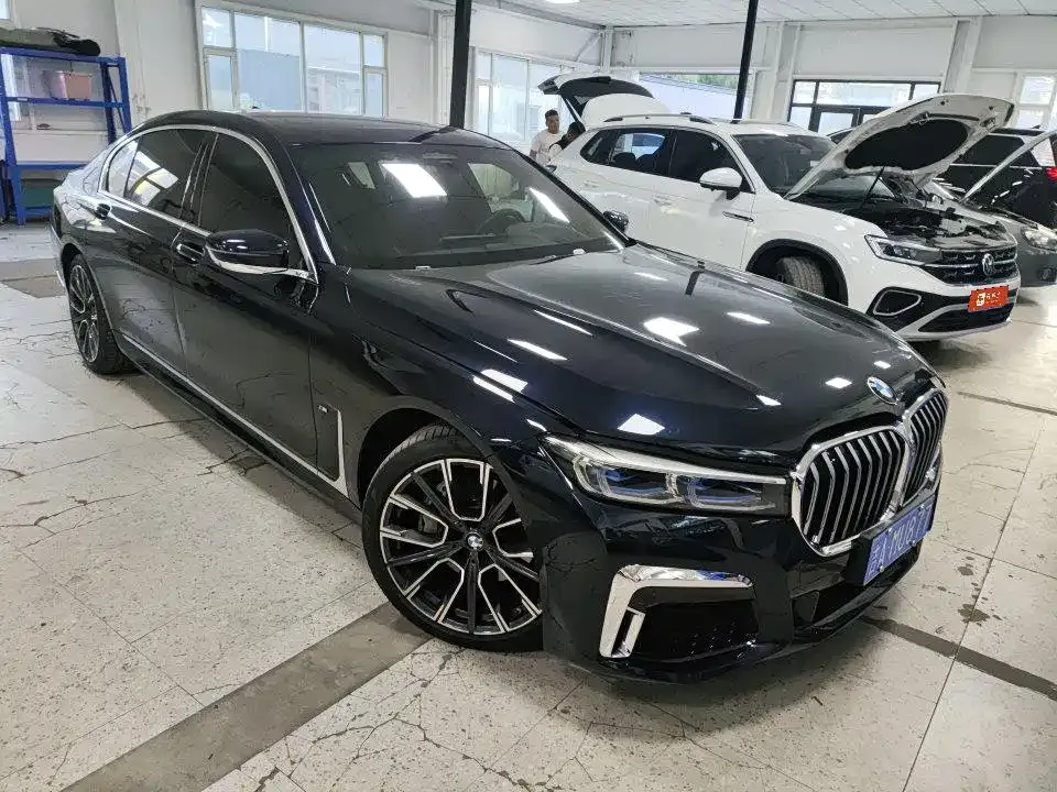 BMW 7 Series — фото 6
