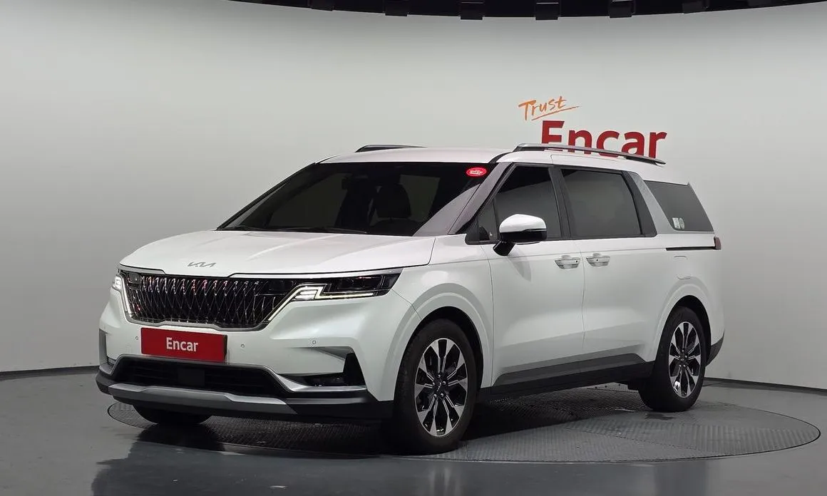 Kia Carnival — фото 1