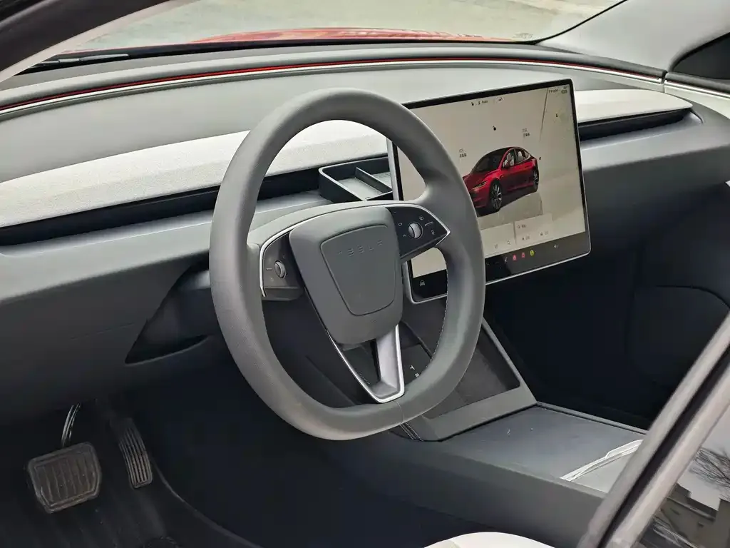 Tesla Model 3 — фото 10