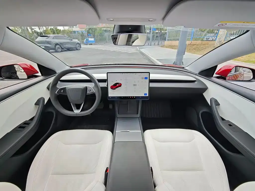 Tesla Model 3 — фото 6