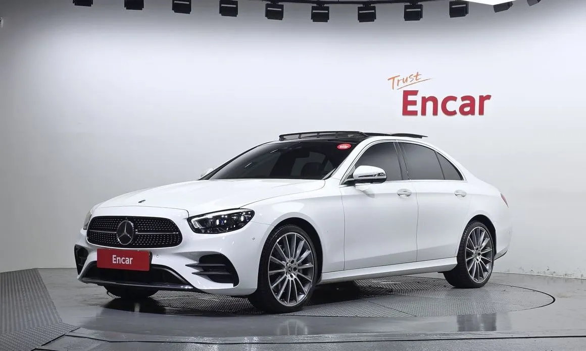 Mercedes-Benz E-Class — фото 1