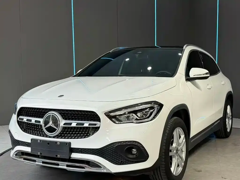 Mercedes-Benz GLA — фото 1