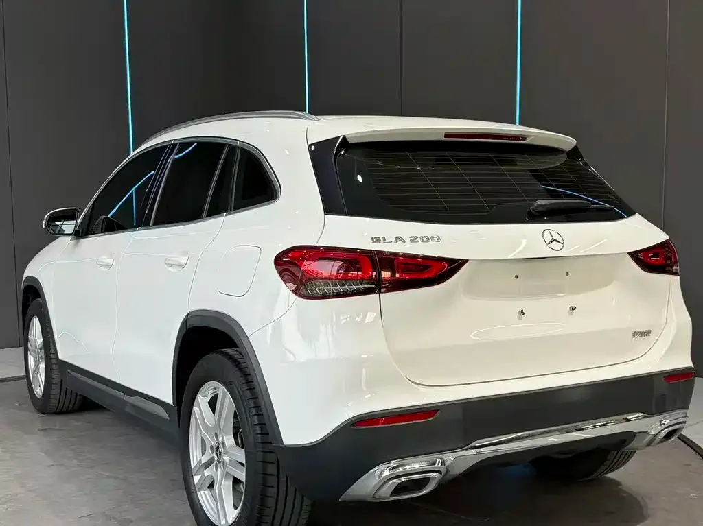 Mercedes-Benz GLA — фото 6