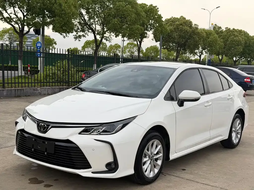 Toyota Corolla — фото 10