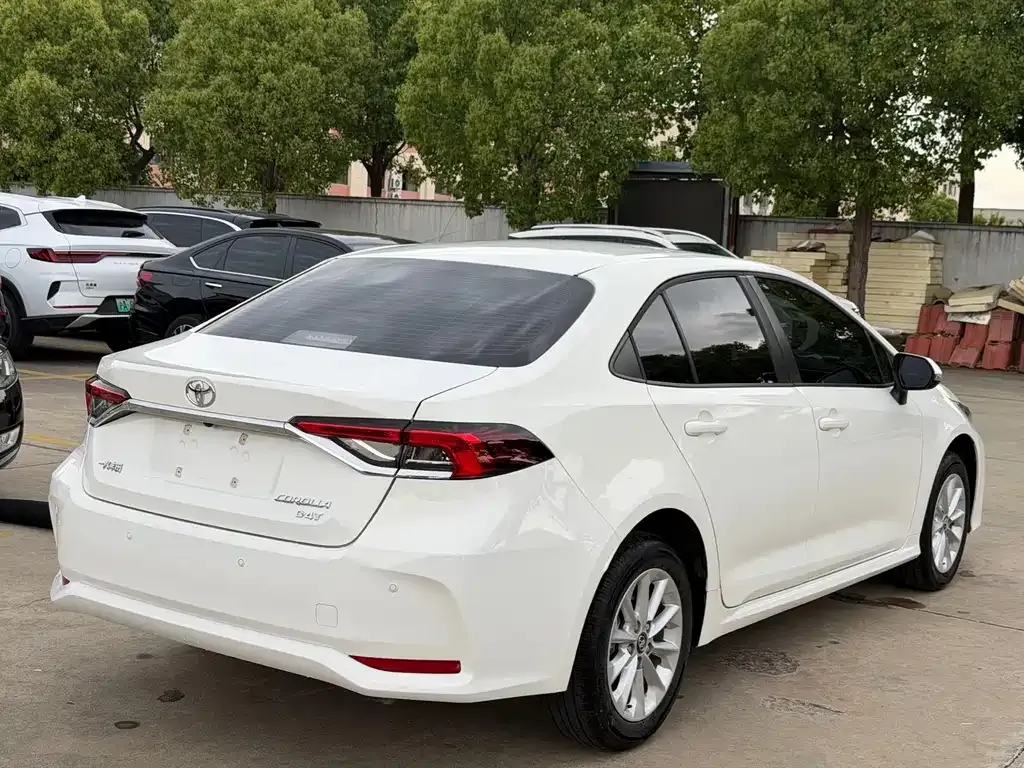 Toyota Corolla — фото 2