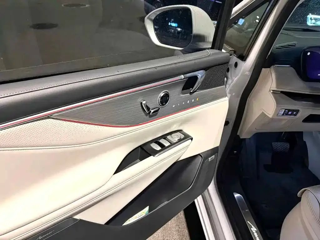 Buick GL8 Hybrid — фото 8