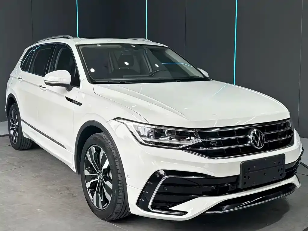 Volkswagen Tiguan L — фото 4