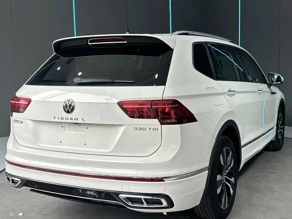 Volkswagen Tiguan L — фото 8