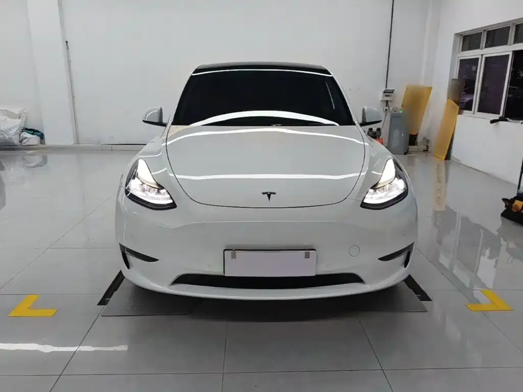 Tesla Model Y — фото 9