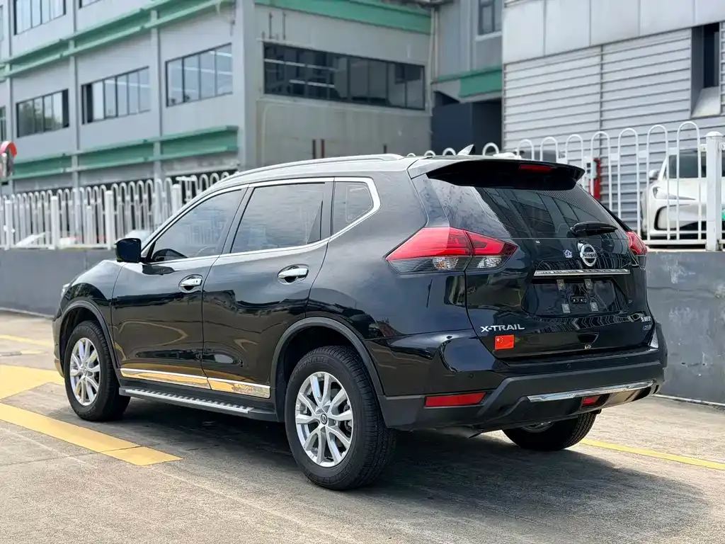 Nissan X-Trail — фото 4