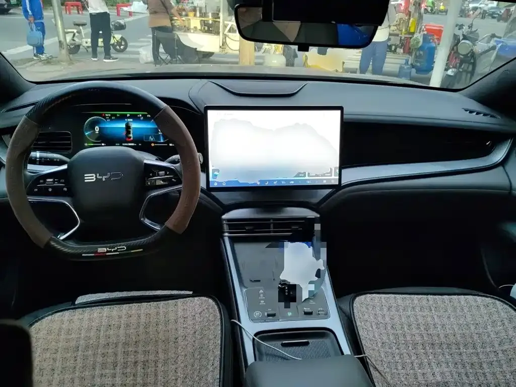 BYD Seal — фото 10