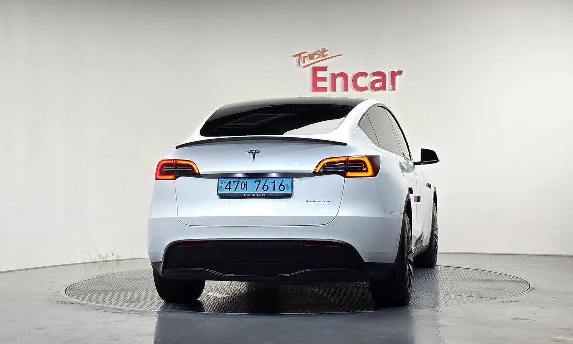Tesla Model Y — фото 5