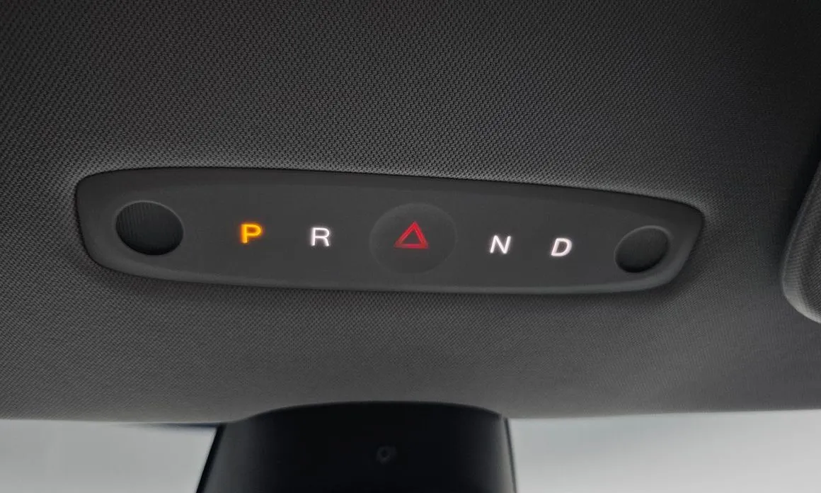Tesla Model 3 — фото 10