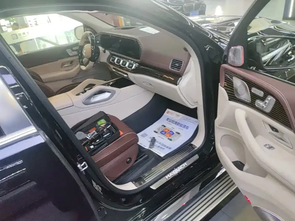 Mercedes-Benz GLS — фото 10