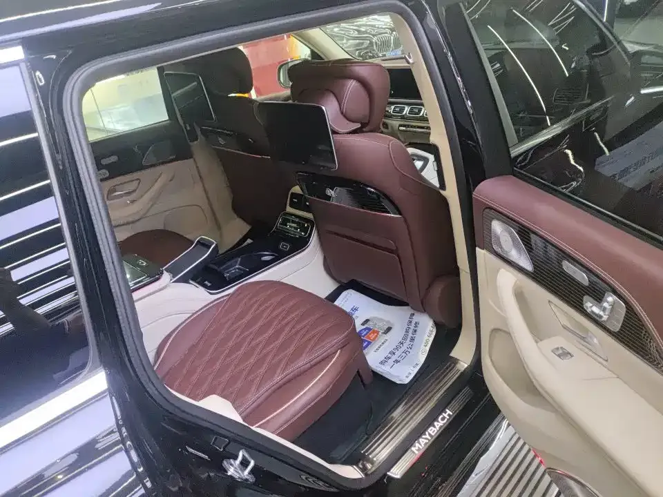 Mercedes-Benz GLS — фото 6