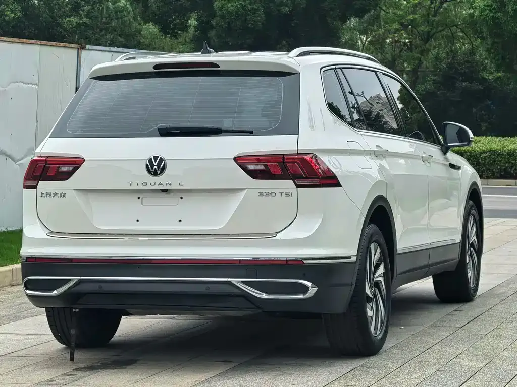 Volkswagen Tiguan L — фото 4