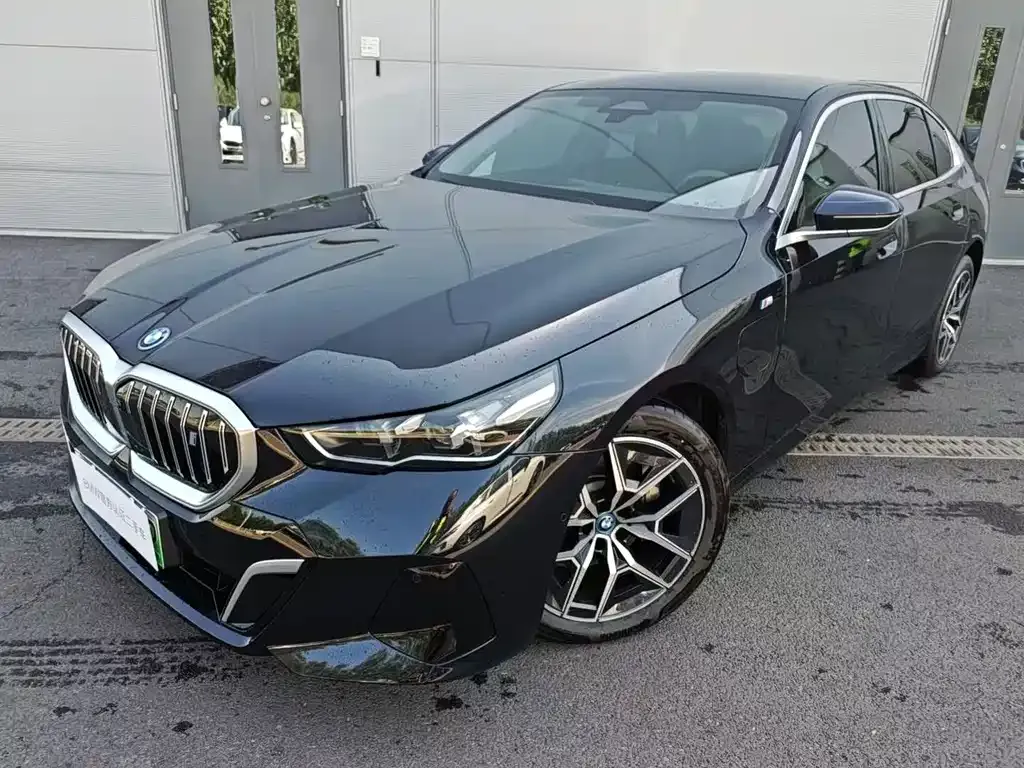 BMW i5 — фото 1