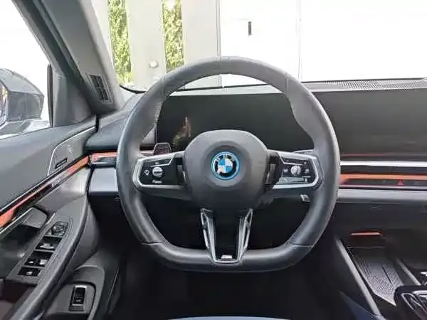BMW i5 — фото 3