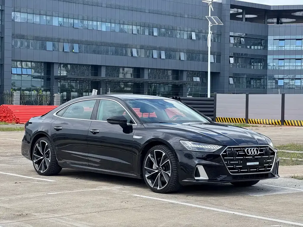 Audi A7L — фото 9
