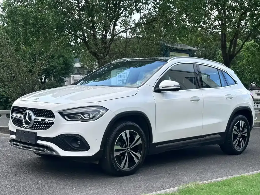 Mercedes-Benz GLA — фото 1