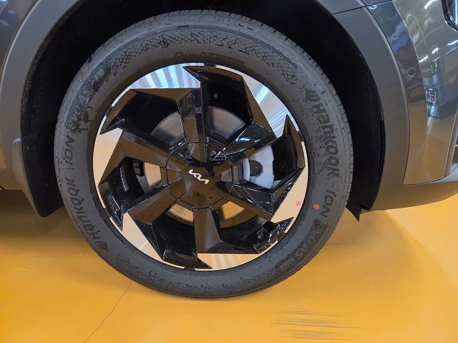 Kia Sorento — фото 7