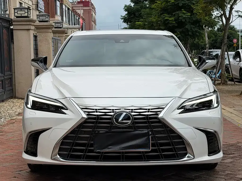 Lexus ES — фото 8