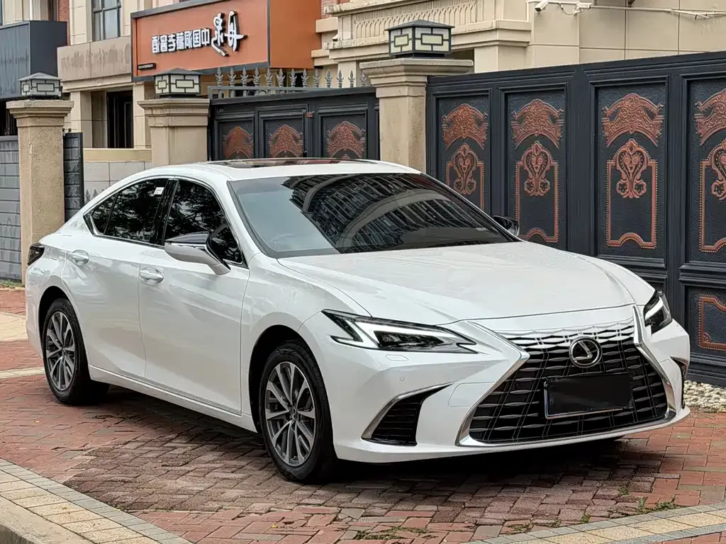 Lexus ES — фото 4