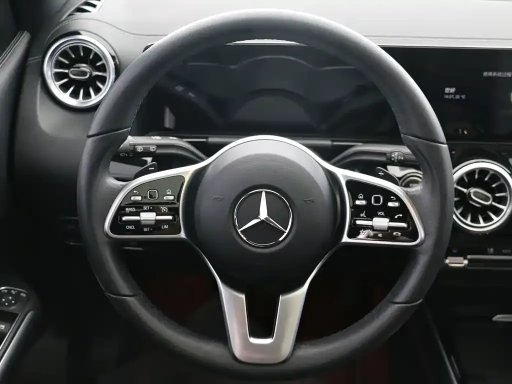 Mercedes-Benz GLA — фото 9