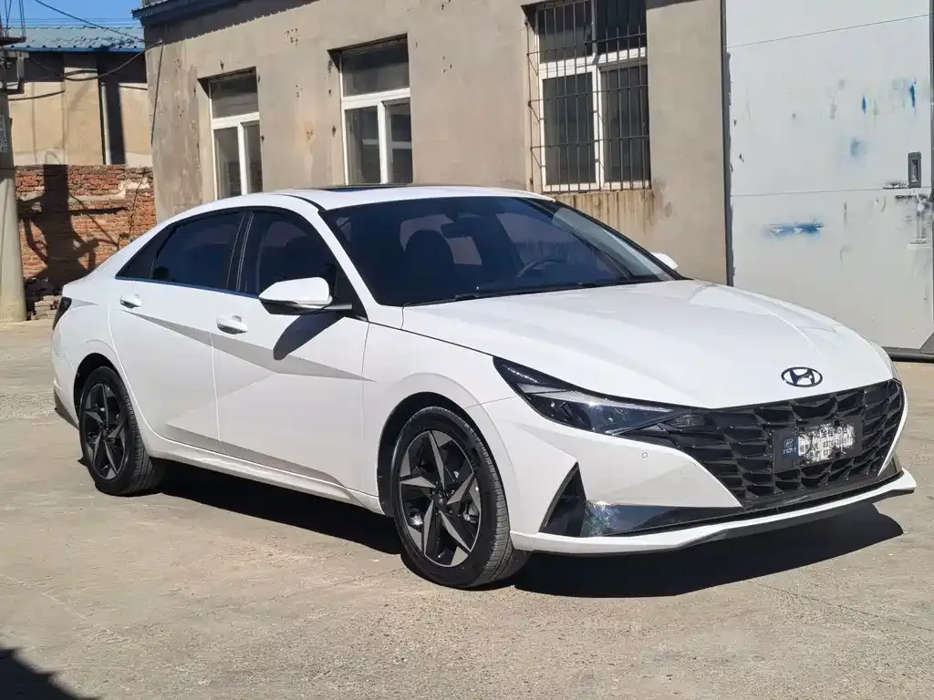 Hyundai Elantra — фото 8
