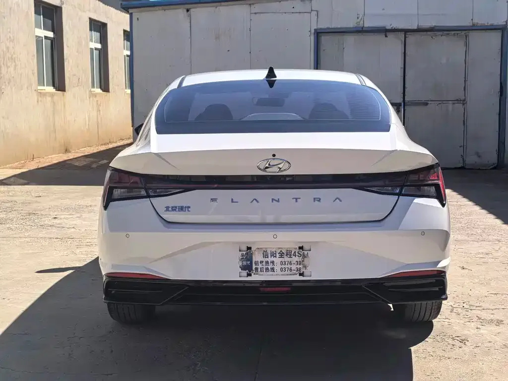 Hyundai Elantra — фото 10