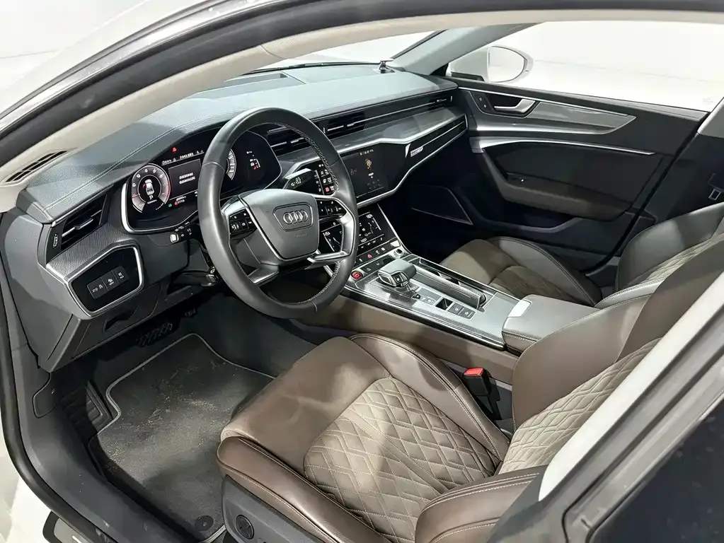 Audi A7L — фото 10