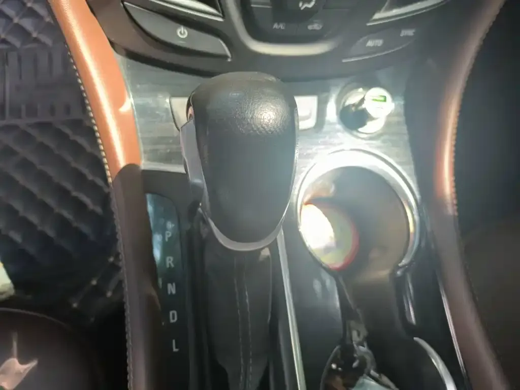 Buick Envision Plus — фото 2