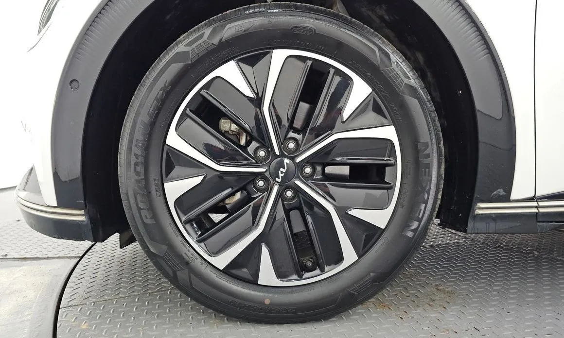 Kia EV6 — фото 7