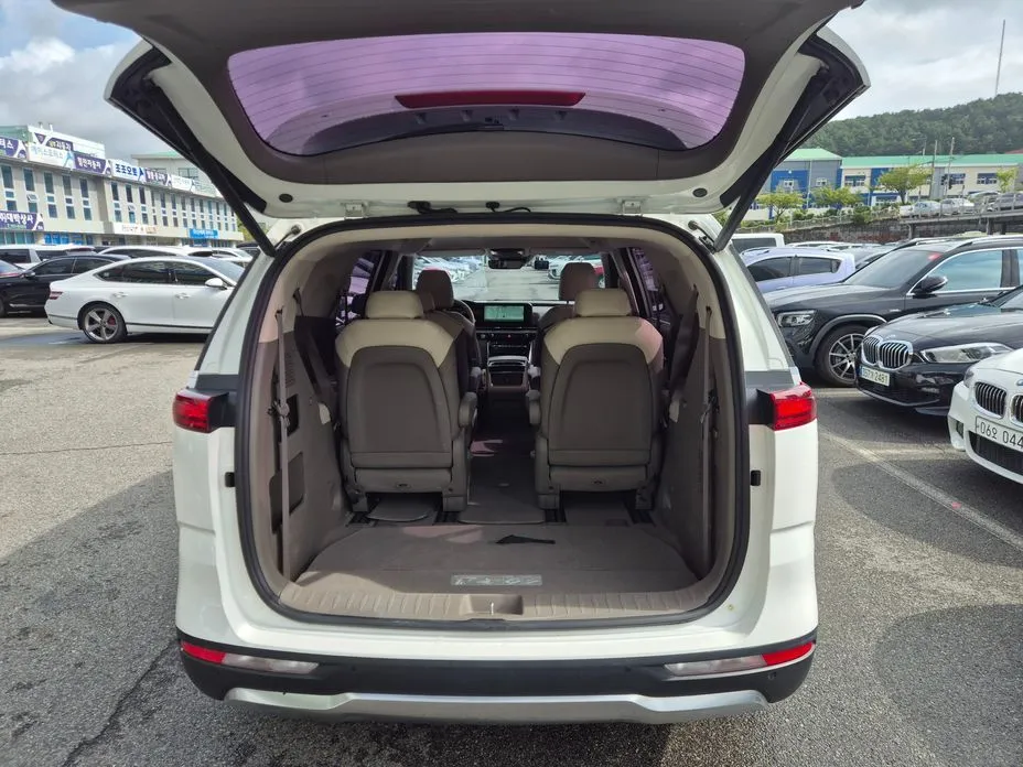 Kia Carnival — фото 4