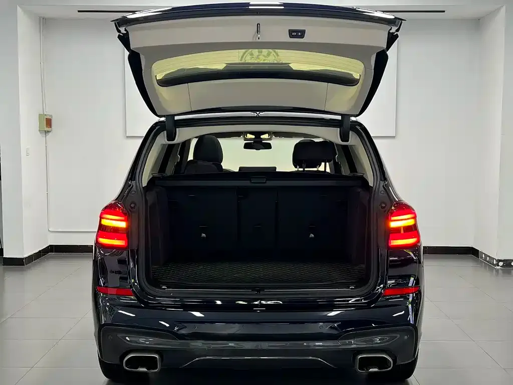 BMW X3 — фото 9