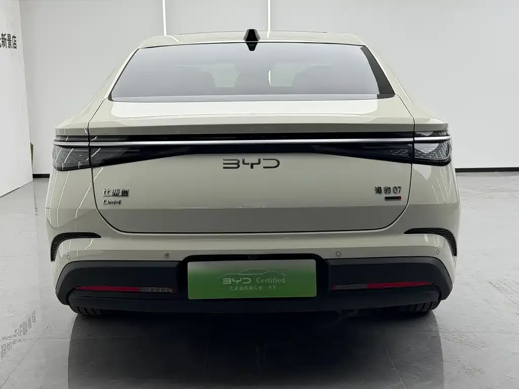 BYD Seal 07 DM-i — фото 3