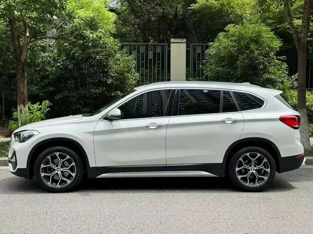 BMW X1 — фото 9